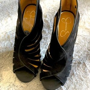 Jessica Simpson heels 👠